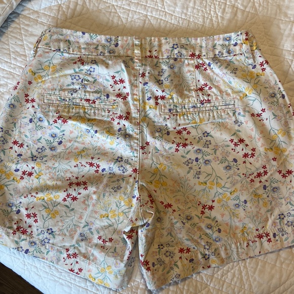 Old Navy Floral Shorts - Picture 6 of 7